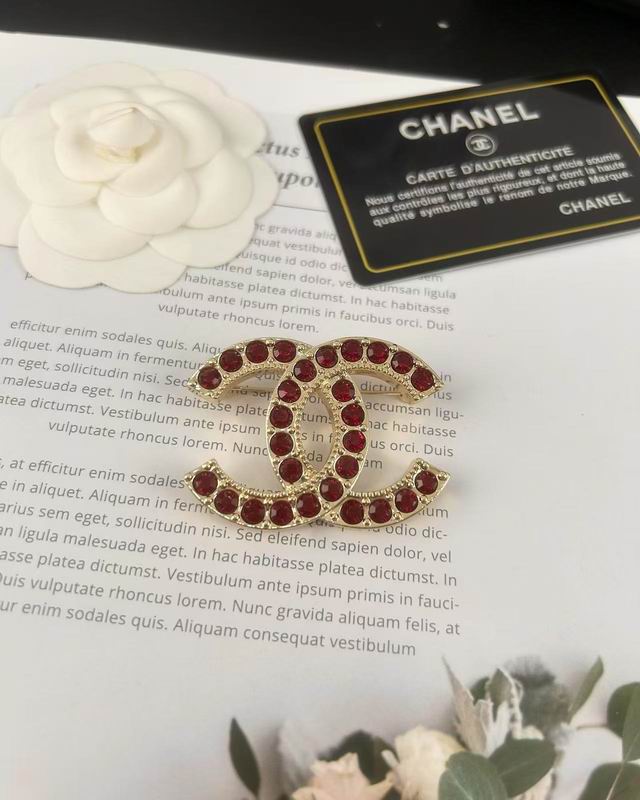Chanel Brooch 06yxh02
